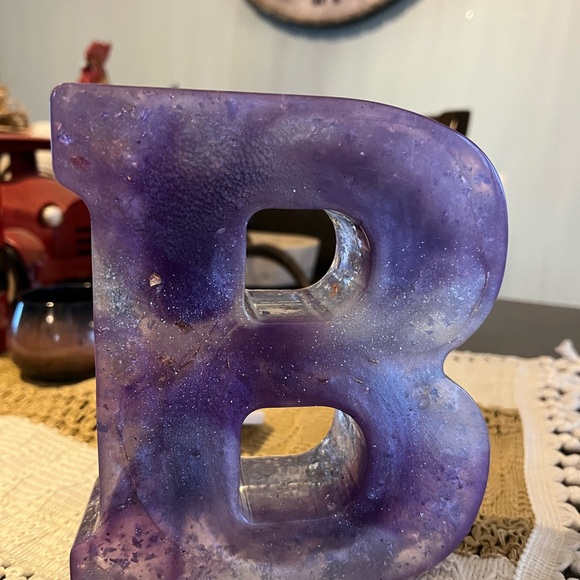 Custom resin letters - Picture 5 of 11